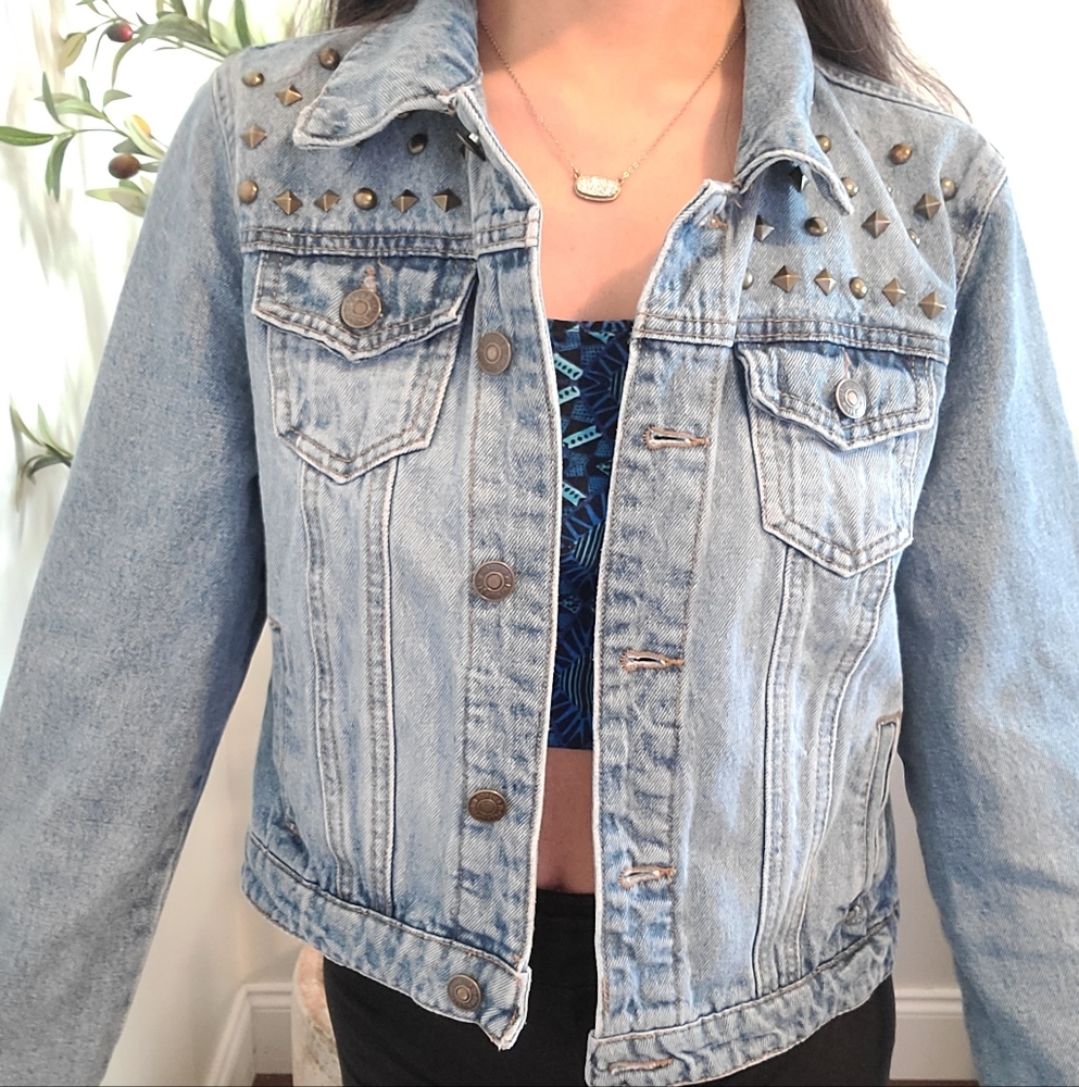 Girls Forever 21 Studded Denim Jacket